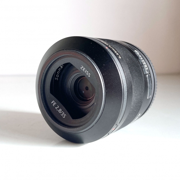 Sony FE 35 mm f/2.8 Zeiss