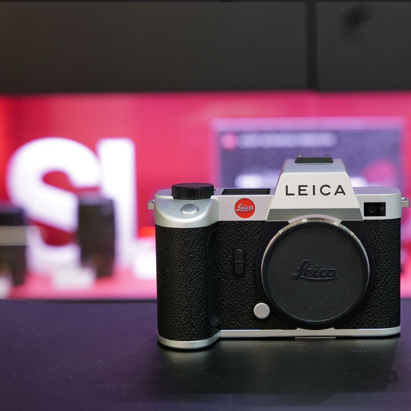 LEICA SL2 ARGENT (BOITIER NU) - MATERIEL D'EXPOSITION