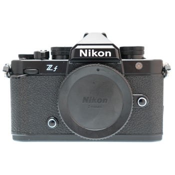 Nikon Zf + grip
