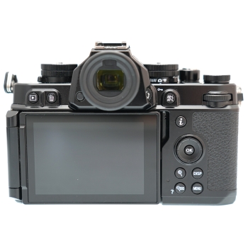 Nikon Zf + grip