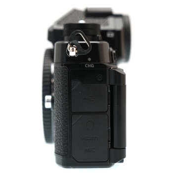 Nikon Zf + grip