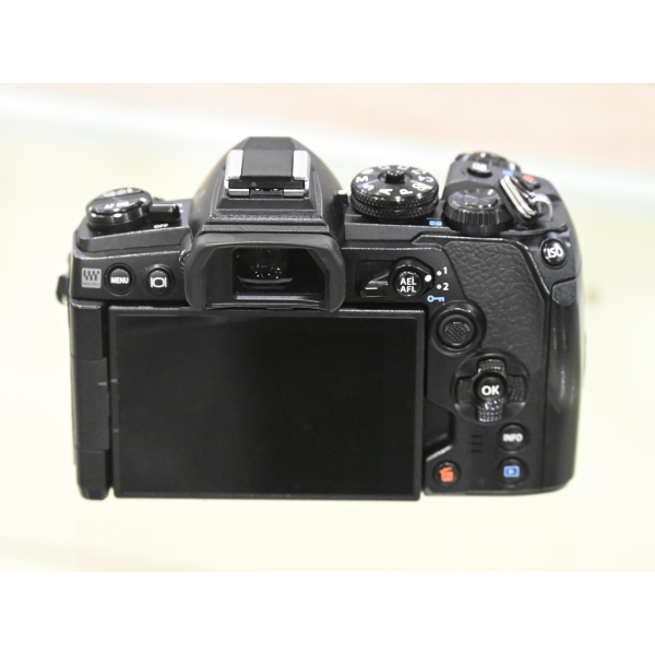 OLYMPUS OM-D 1 M III