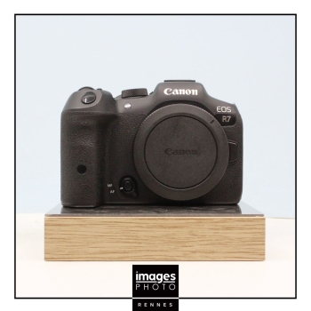 CANON EOS R7