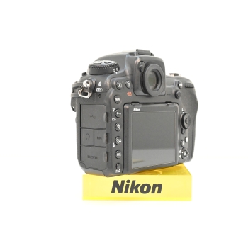 NIKON D500