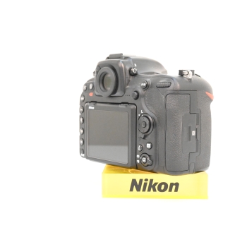 NIKON D500