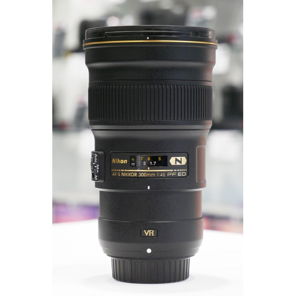 NIKON AF-S 300MM F/4E PF ED VR NIKON AF-S 300MM F/4E PF ED VR
