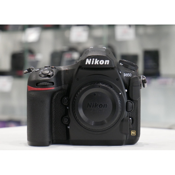 NIKON D850 (8760 clics) NIKON D850 (8760 clics)