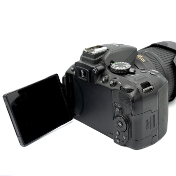 NIKON D5300 + AF-S 18-105/3.5-5.6 G ED VR