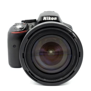 NIKON D5300 + AF-S 18-105/3.5-5.6 G ED VR