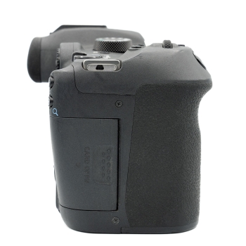 CANON EOS R7