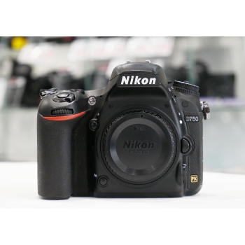 NIKON D750 (5490 CLICS)