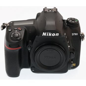 NIKON D780