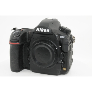 NIKON D850