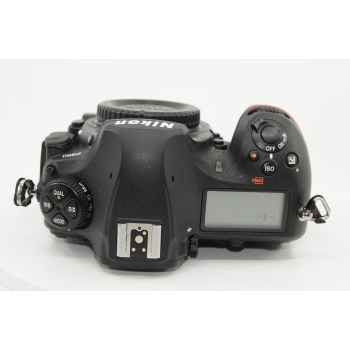 NIKON D850