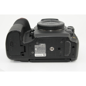 NIKON D850