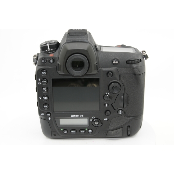 NIKON D6