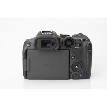 CANON R7