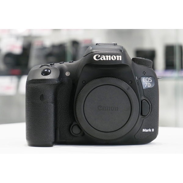 CANON EOS 7D MK II (33890 clics) CANON EOS 7D MK II (33890 clics)