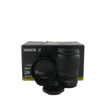 NIKON ZOOM Z 24-200/4-6.3 VR