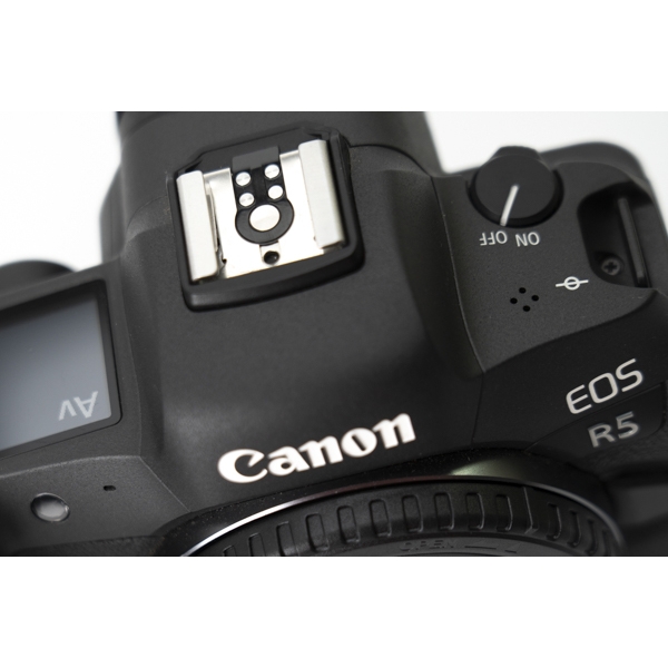 CANON R5  - de 7000 clics  2 batteries
