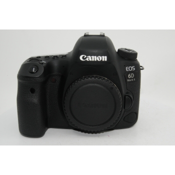 CANON EOS 6D II