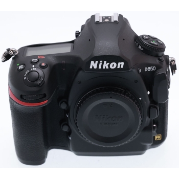 NIKON D850