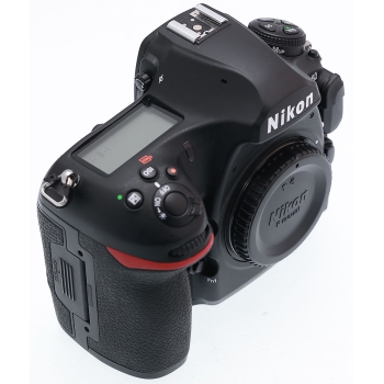NIKON D850