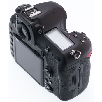 NIKON D850