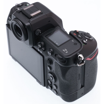 NIKON Z8