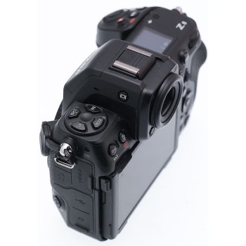 NIKON Z8