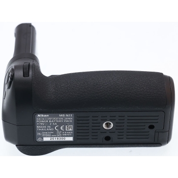 NIKON GRIP MB-N11