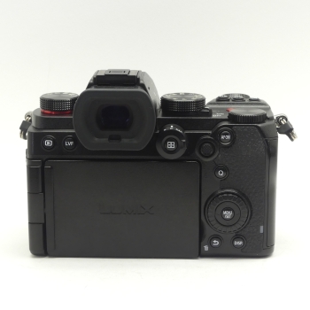 PANASONIC S5