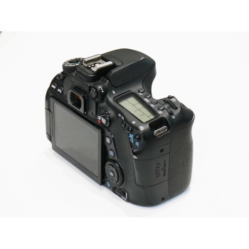 CANON EOS 80D (62610 clics)