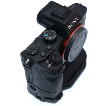 SONY BOITIER 7 II + GRIP