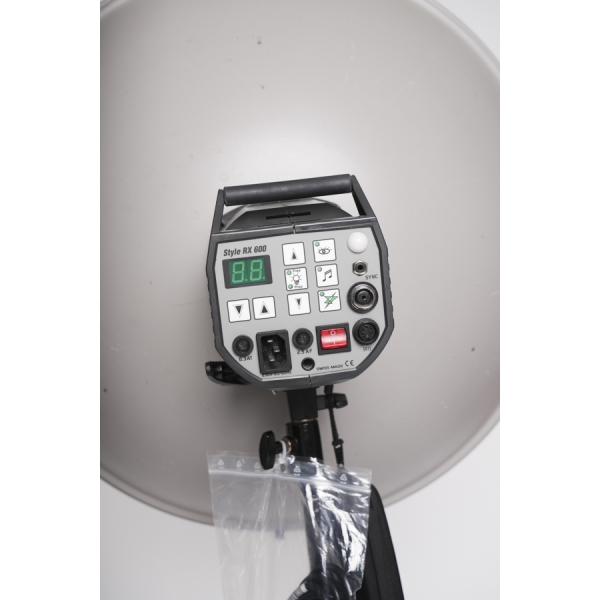 ENSEMBLE ELINCHROM RX 600 + NOMBREUX ACCESSOIRES ENSEMBLE ELINCHROM RX 600 + NOMBREUX ACCESSOIRES