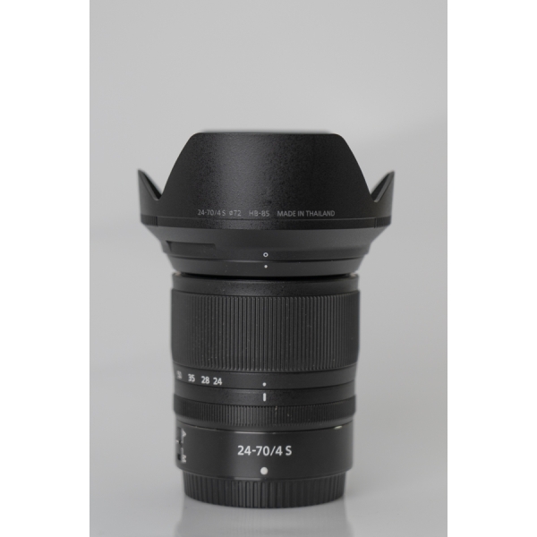 NIKON Z 24-70 F 4 + PARASOLEIL NIKON Z 24-70 F 4 + PARASOLEIL