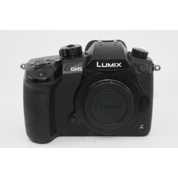 PANASONIC GH5