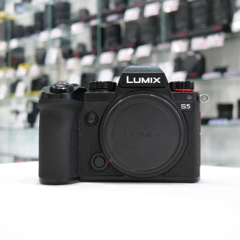 LUMIX S5 (17565 déclenchements)