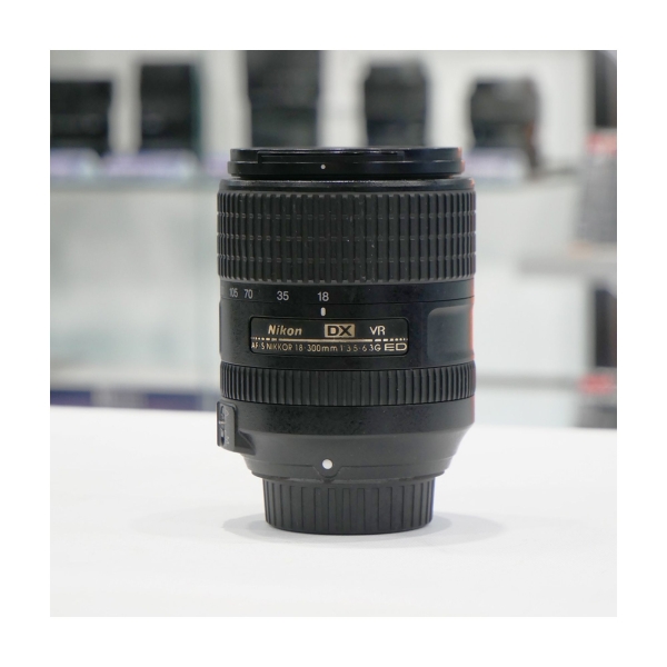 NIKON AF-S 18-300 F/3.5-6.3 VR DX