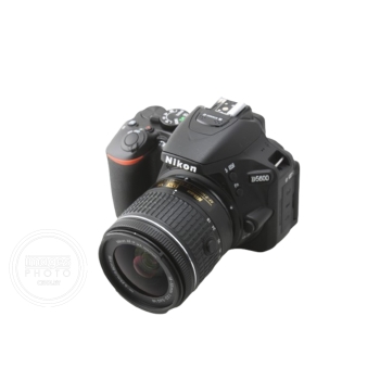 NIKON D5600 + 18-55 AF-P (183 CLICS)
