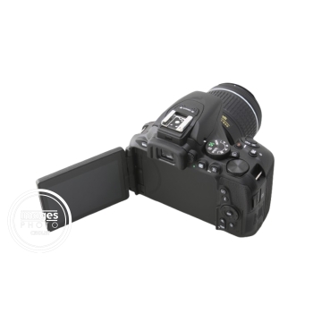 NIKON D5600 + 18-55 AF-P (183 CLICS)