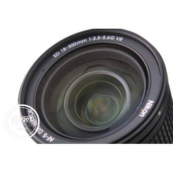 NIKON AF-S 18-300F/3.5-6.3 ED VR