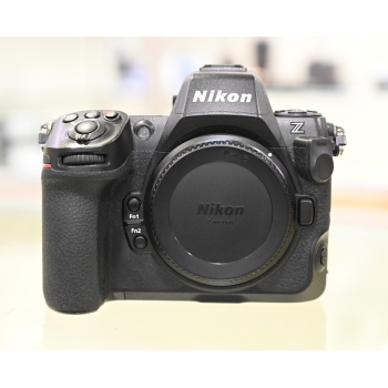 NIKON Z 8