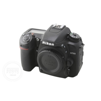 NIKON D7500 NU (14668 CLICS)