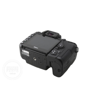 NIKON D7500 NU (14668 CLICS)