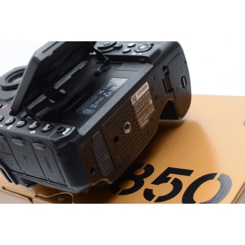 NIKON D 850 NU  48499 clics