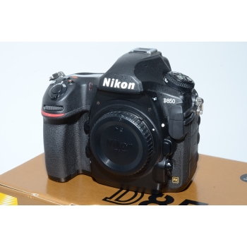 NIKON D 850 NU  48499 clics