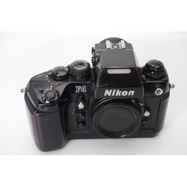 NIKON F4