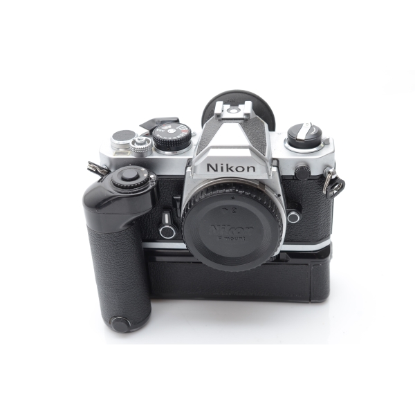 NIKON FM CHROME + MD-11