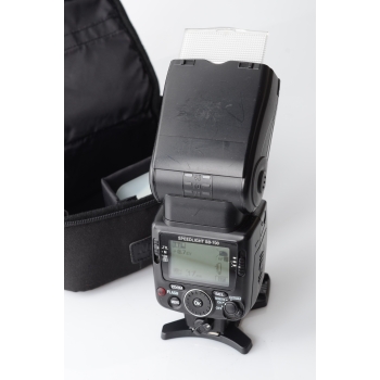 NIKON FLASH SB 700